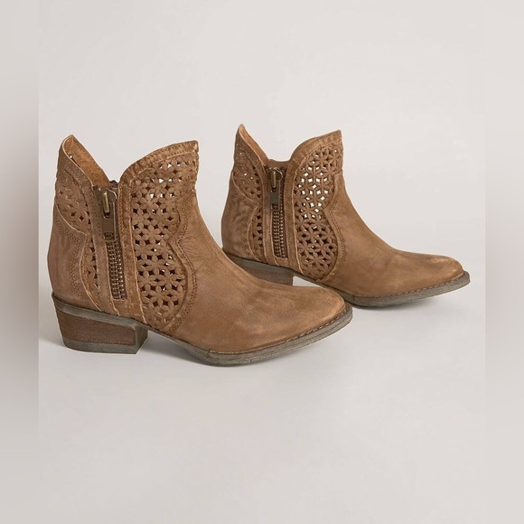 Circle G Shoes - NWOT Circle G by Corral Laser Cut Leather Ankle Boot